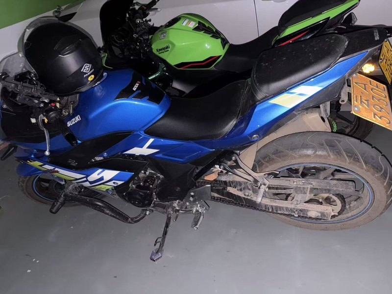 二手豪爵铃木GSX250R