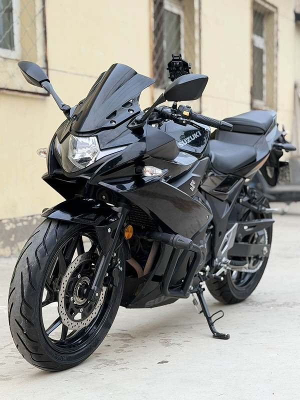 二手豪爵铃木GSX250R