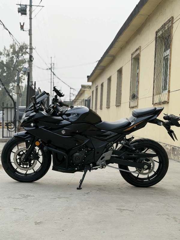 二手豪爵铃木GSX250R