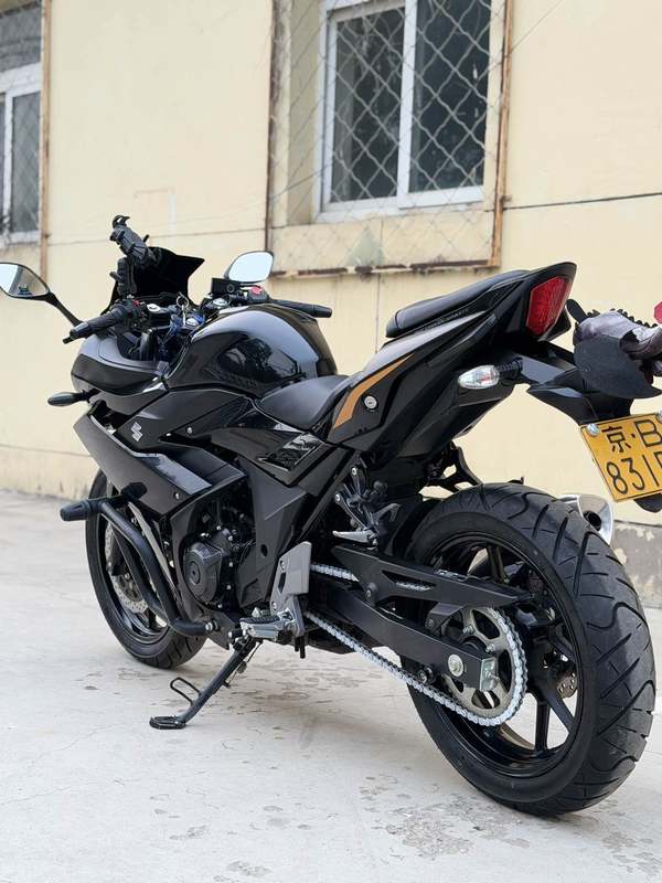 二手豪爵铃木GSX250R