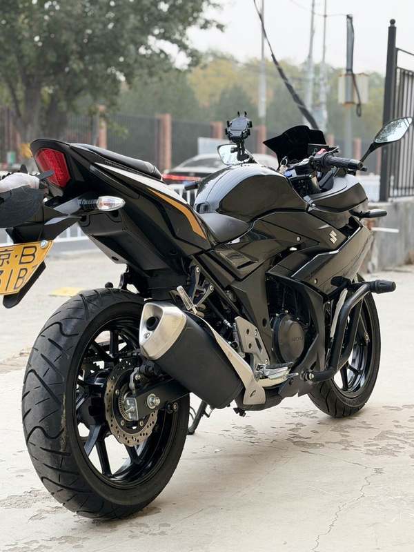 二手豪爵铃木GSX250R