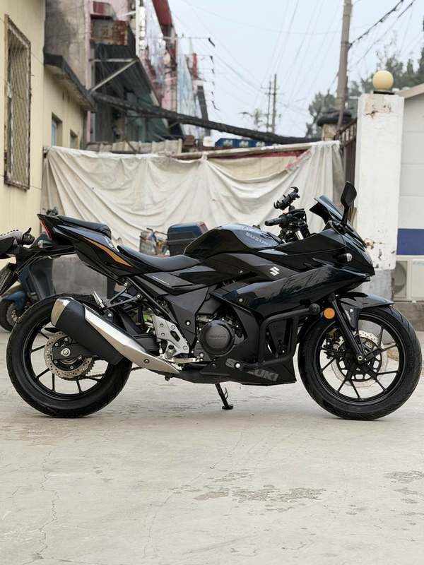 二手豪爵铃木GSX250R