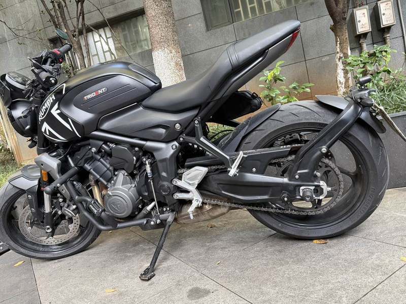 二手凯旋Trident 660