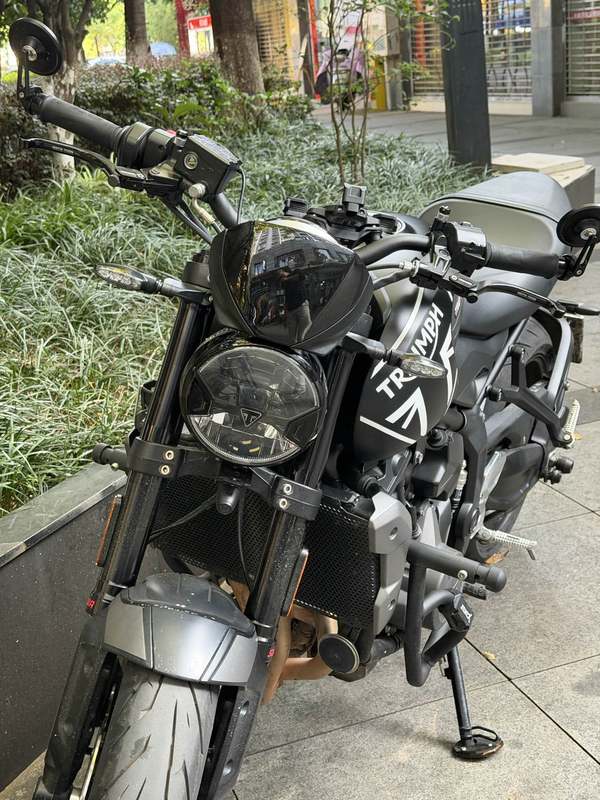 二手凯旋Trident 660