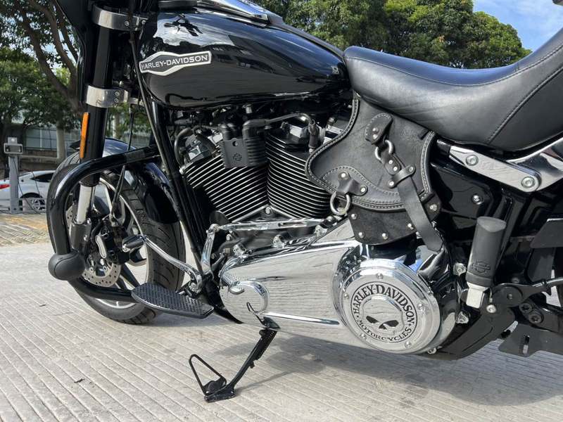 二手哈雷戴维森大道滑翔 Street Glide
