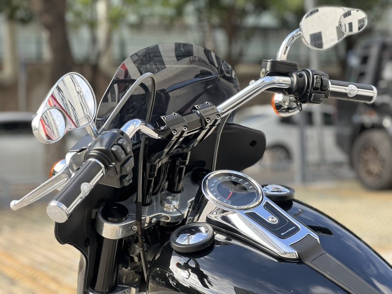 二手哈雷戴维森大道滑翔 Street Glide