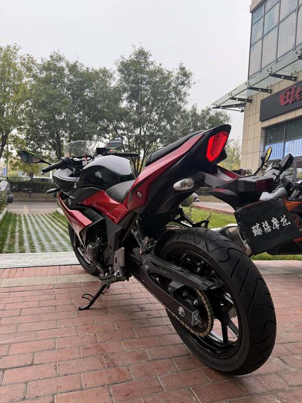 二手豪爵铃木GSX250R