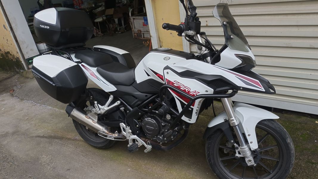 二手贝纳利金鹏 TRK251