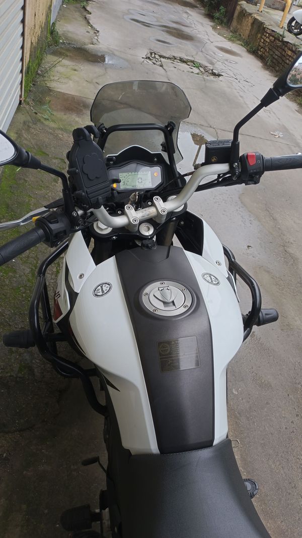 二手贝纳利金鹏 TRK251