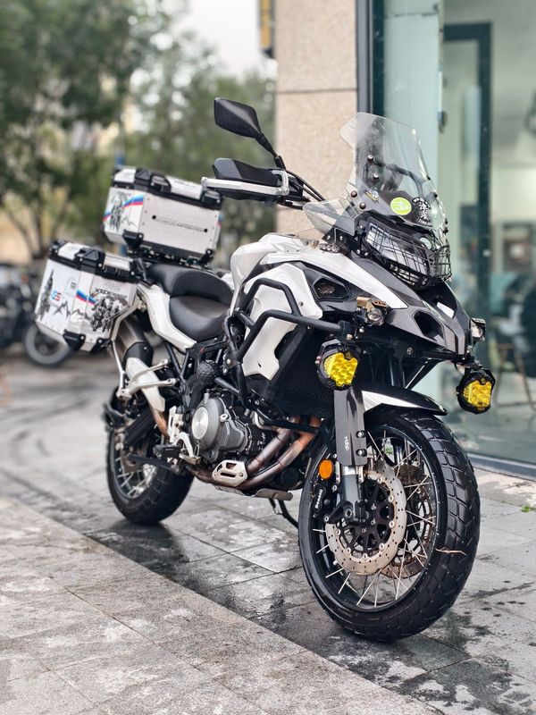 二手贝纳利金鹏 TRK502