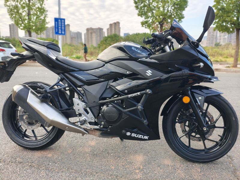 二手豪爵铃木GSX250R