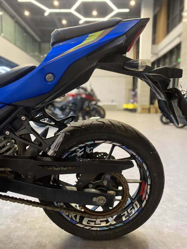 二手豪爵铃木GSX250R