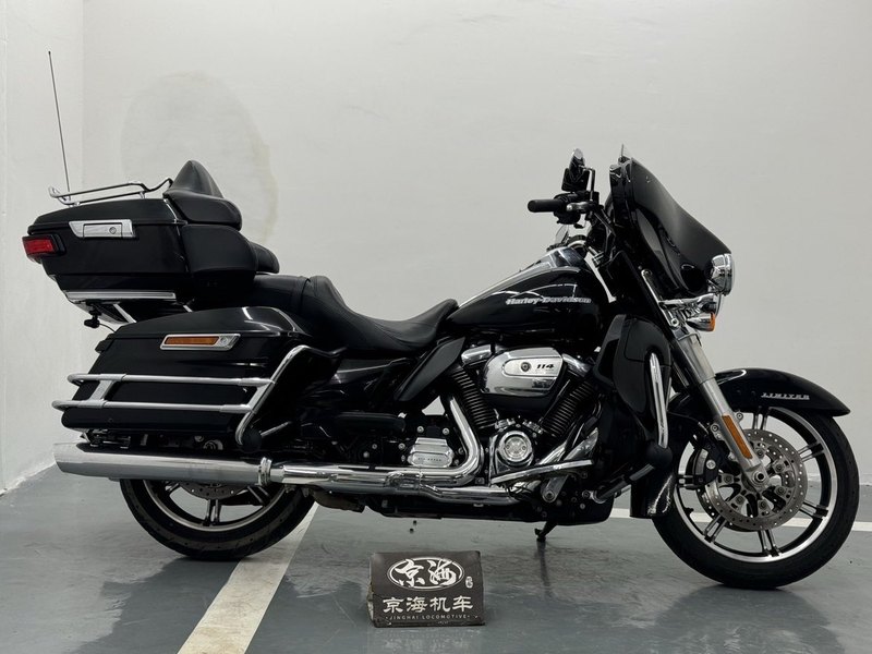 二手哈雷戴维森旗舰滑翔  Limited