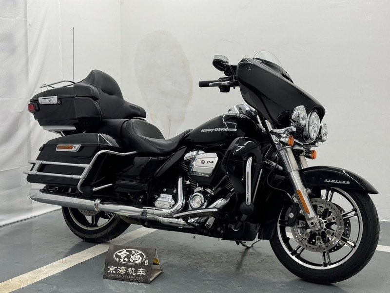 二手哈雷戴维森旗舰滑翔  Limited