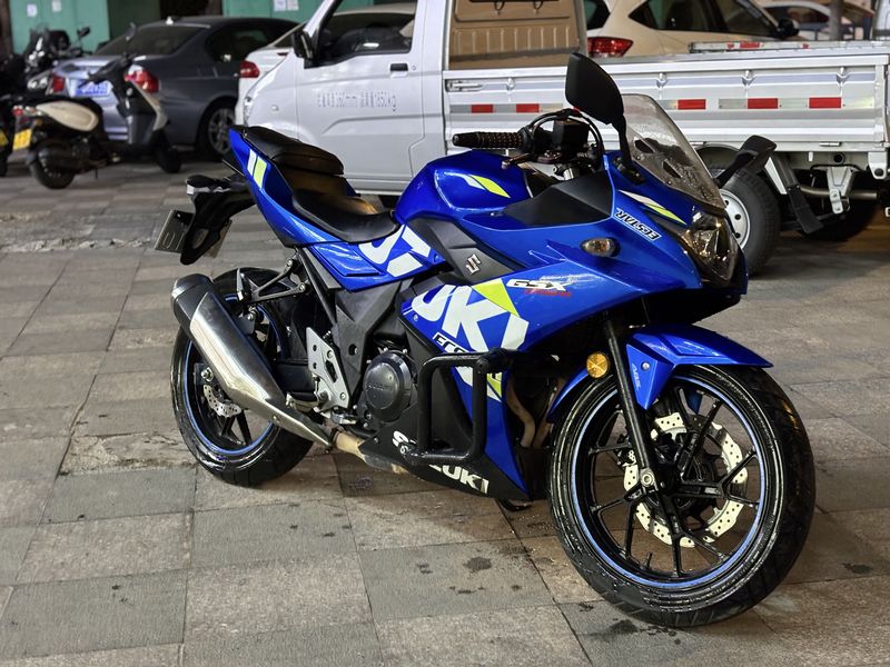 二手豪爵铃木GSX250R