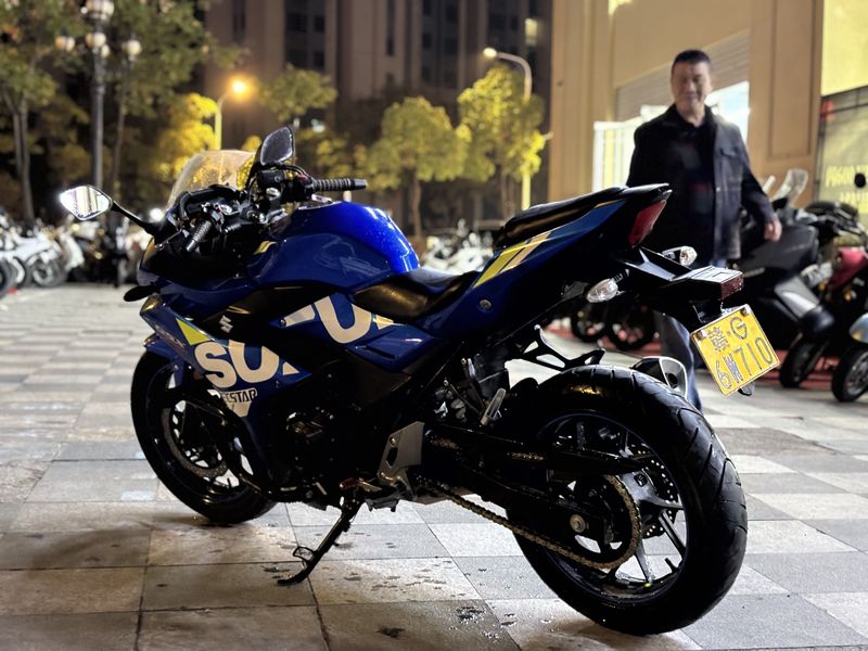 二手豪爵铃木GSX250R