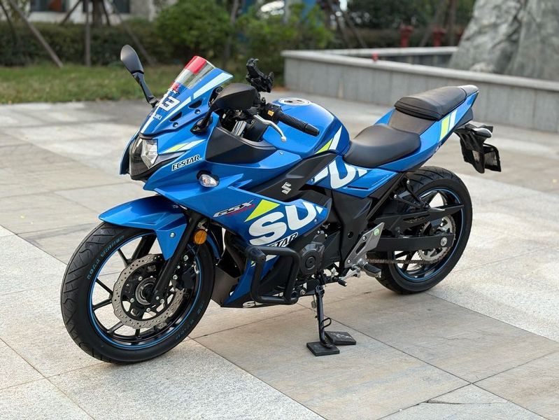 二手豪爵铃木GSX250R