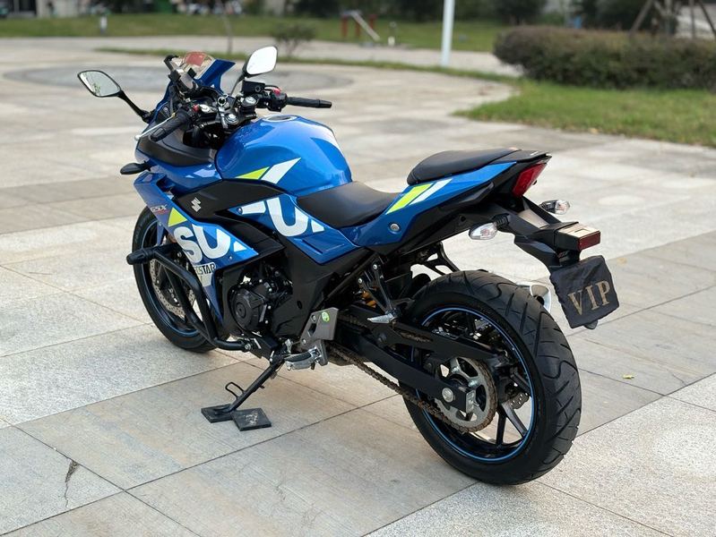 二手豪爵铃木GSX250R