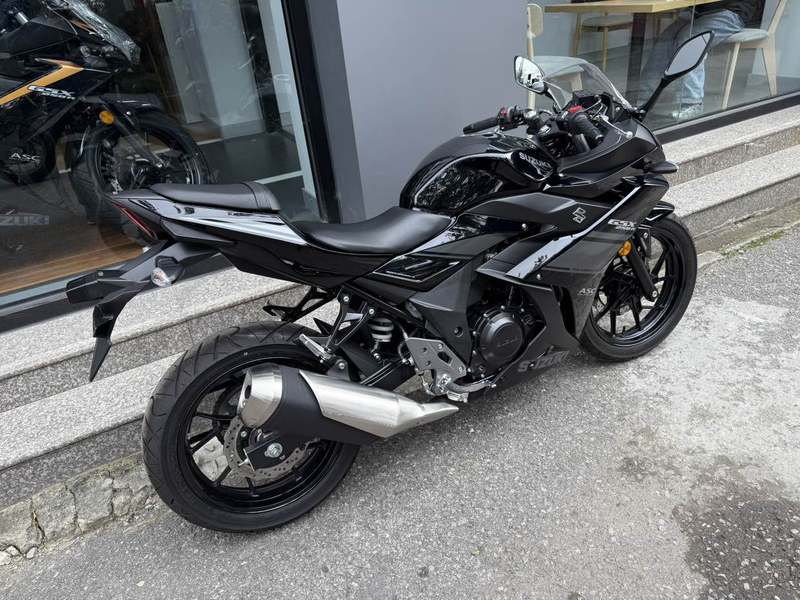 二手豪爵铃木GSX250R