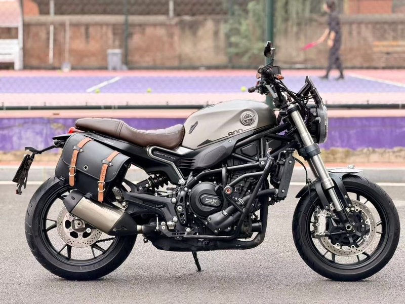 二手贝纳利幼狮 Leoncino 800