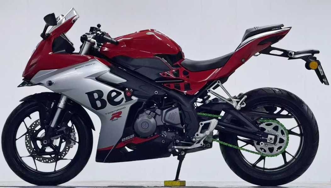 二手贝纳利龙卷风 Tornado 252R