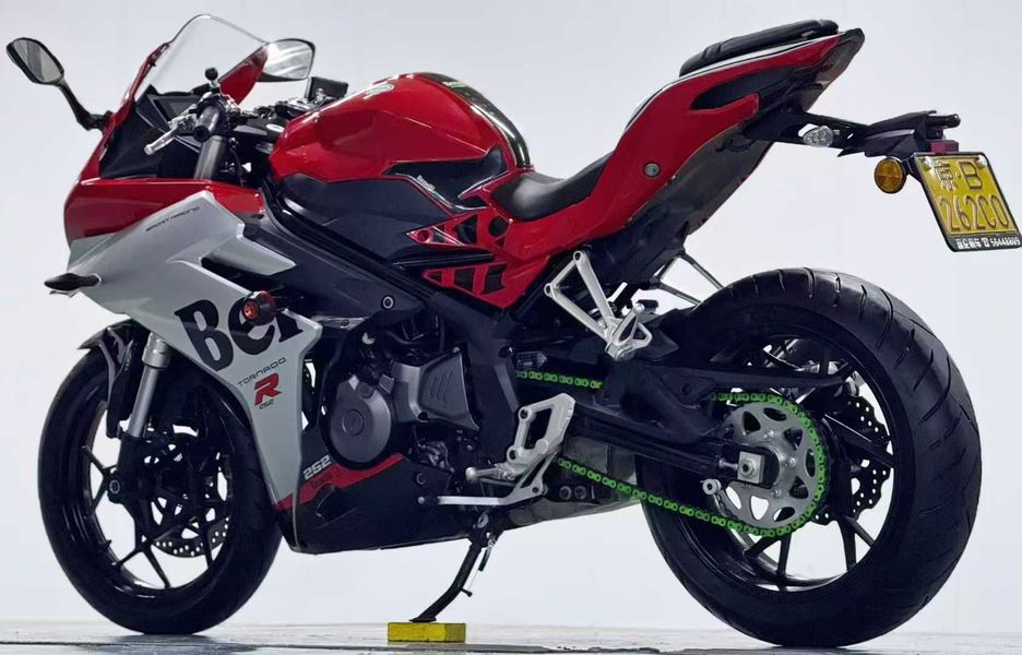 二手贝纳利龙卷风 Tornado 252R