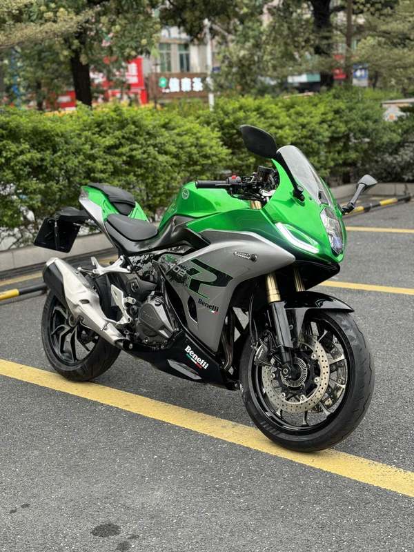 二手贝纳利龙卷风 Tornado 402R