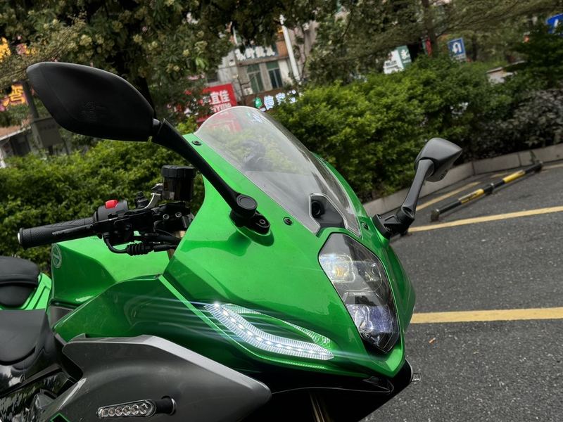 二手贝纳利龙卷风 Tornado 402R