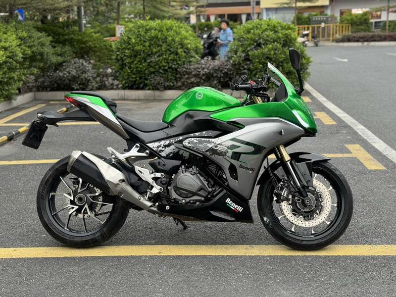 二手贝纳利龙卷风 Tornado 402R