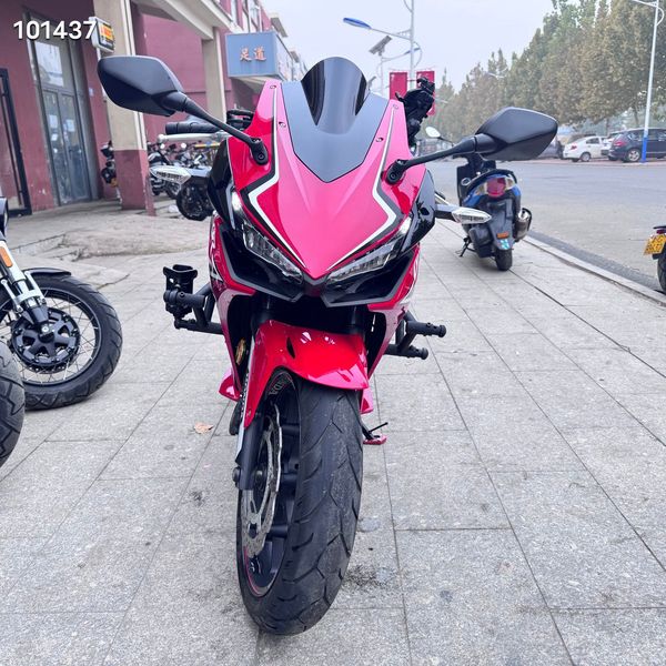 二手本田CBR400R