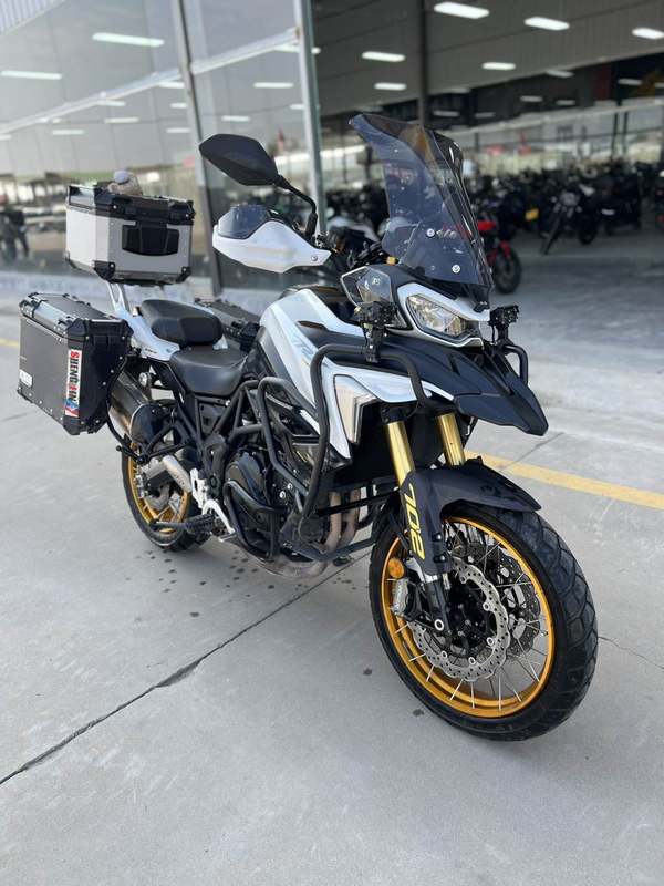 二手贝纳利TRK702