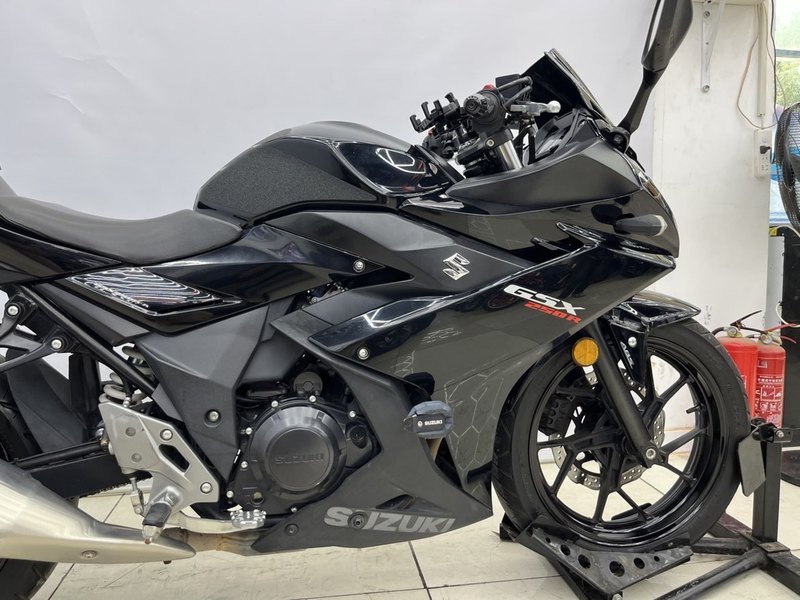 二手豪爵铃木GSX250R