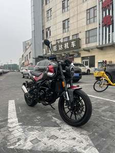 二手贝纳利幼狮 Leoncino 250