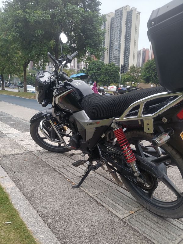 二手五羊本田CB150S雄帅