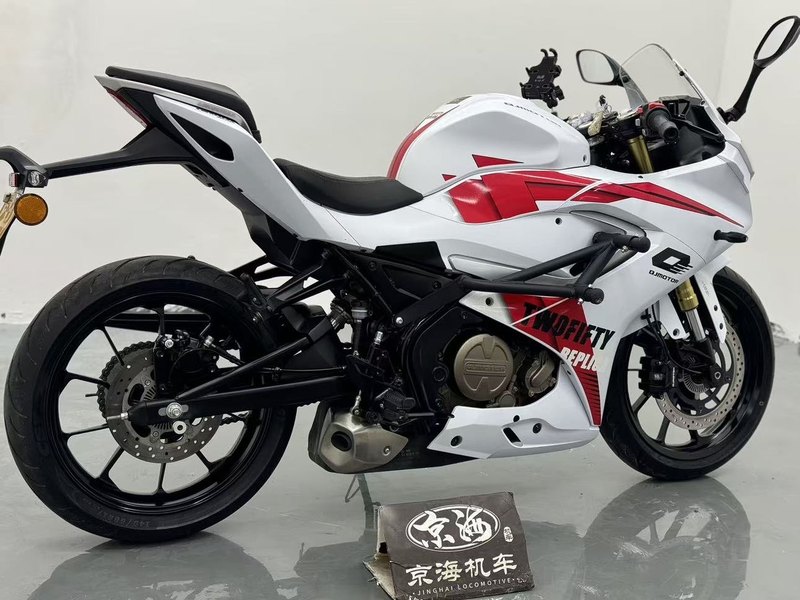二手QJMOTOR赛250