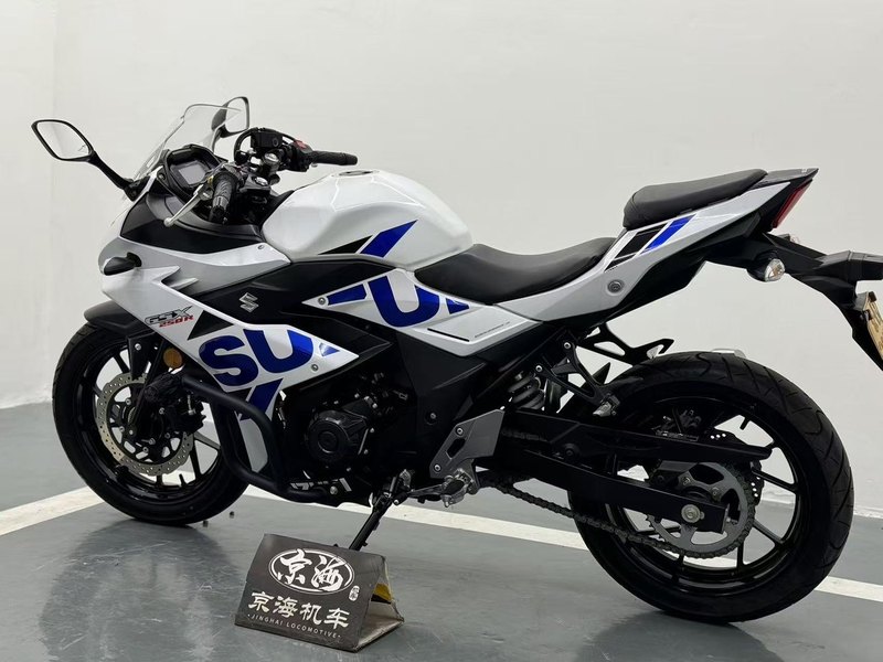 二手豪爵铃木GSX250R