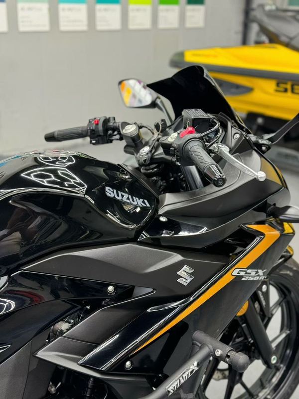二手豪爵铃木GSX250R