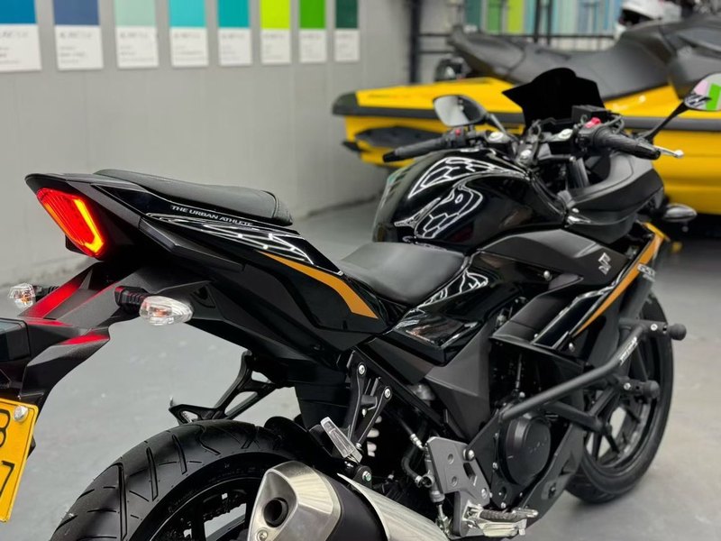 二手豪爵铃木GSX250R