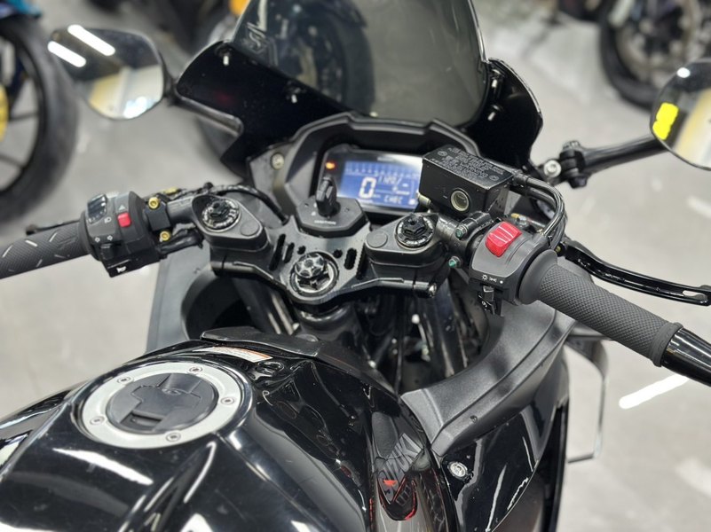 二手豪爵铃木GSX250R