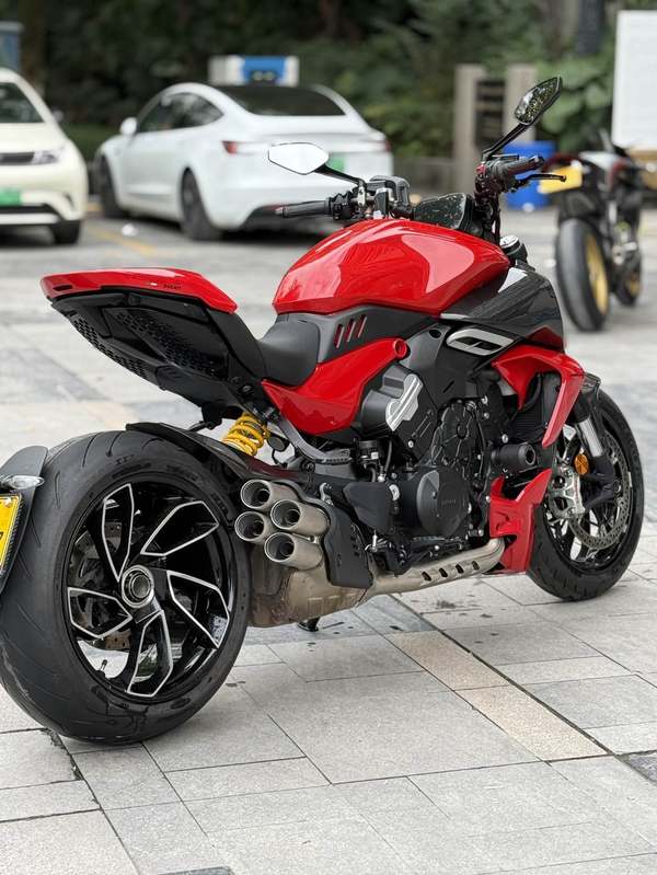 二手杜卡迪Diavel V4