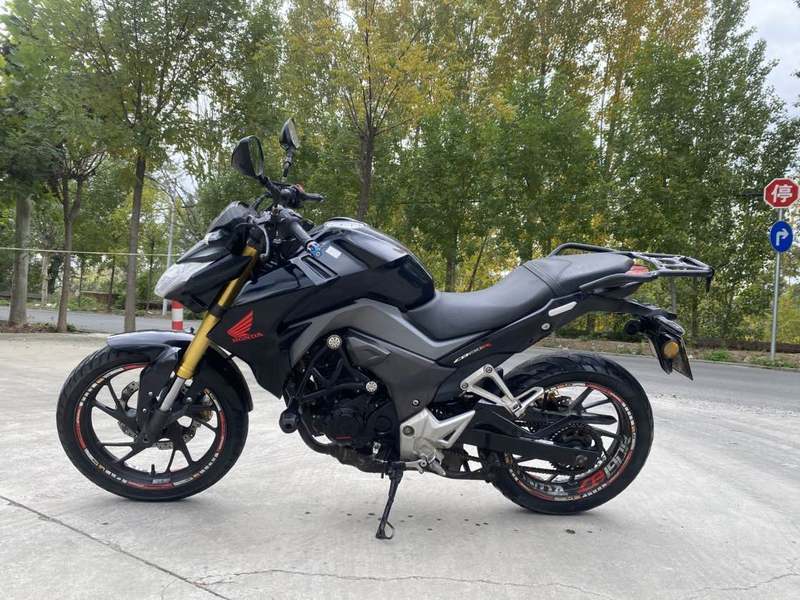 二手五羊本田CB190R 暴锋眼