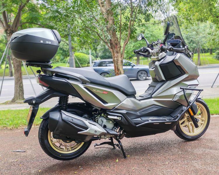 二手三阳哈士奇 Husky ADV300