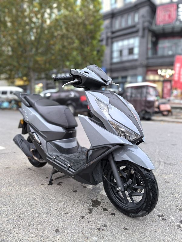 二手五羊本田NX125