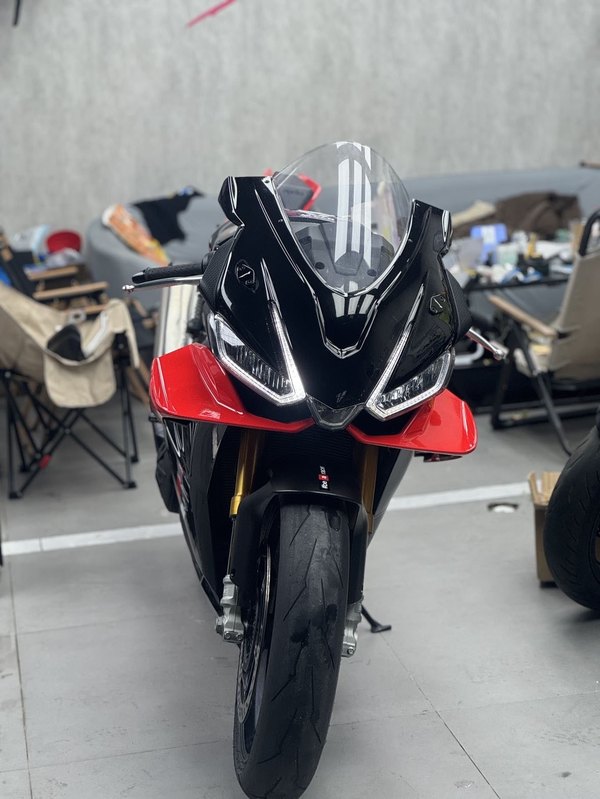 二手阿普利亚RSV4