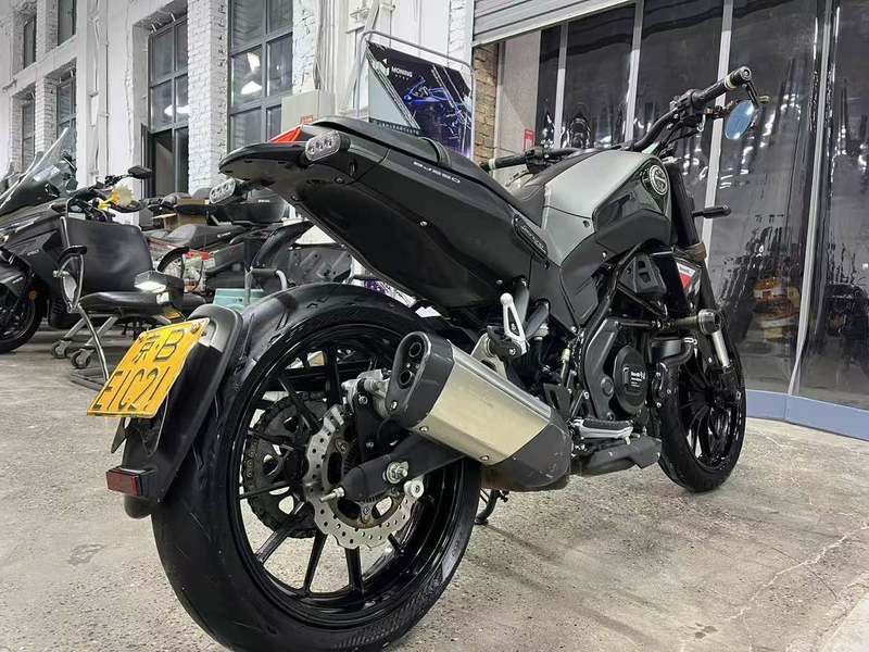 二手贝纳利幼狮 Leoncino 250