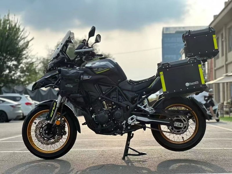 二手贝纳利金鹏 TRK502