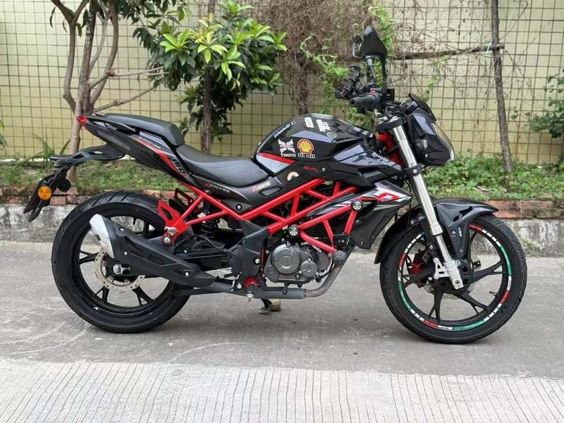 二手贝纳利红宝龙 TNT150i