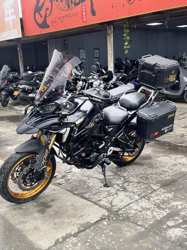 二手贝纳利TRK702