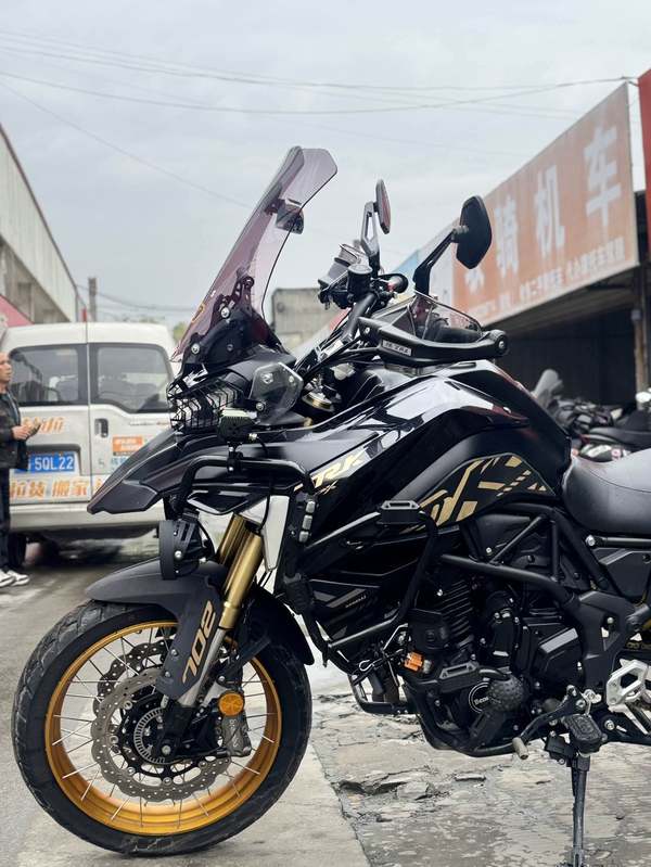 二手贝纳利TRK702