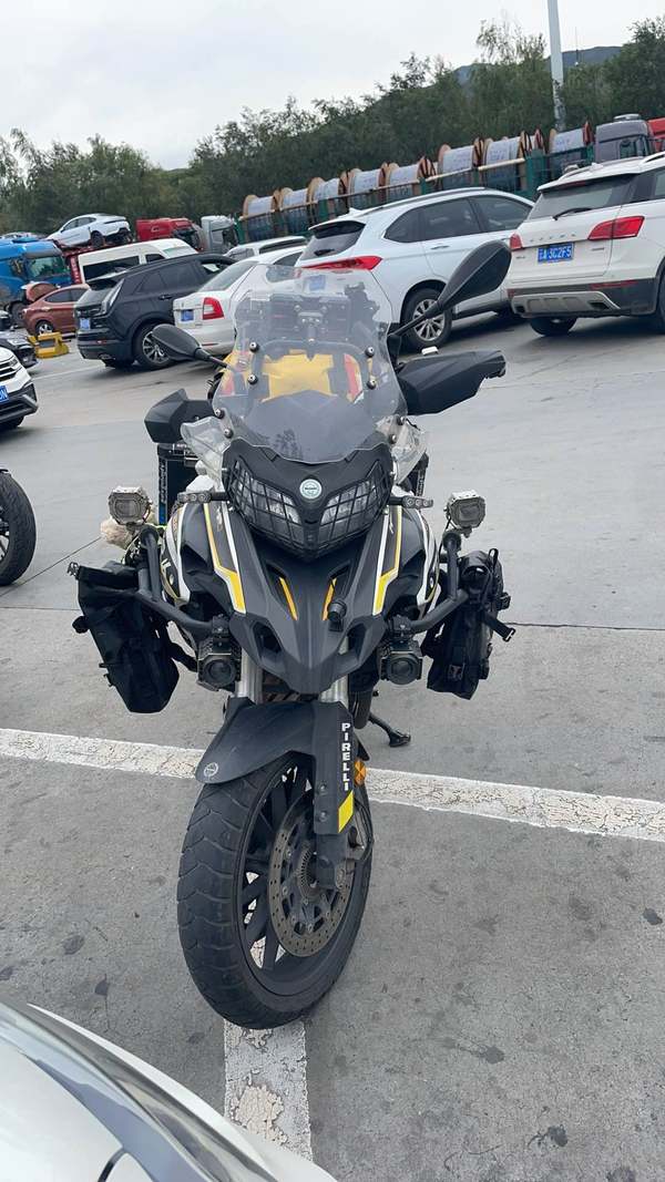 二手贝纳利金鹏 TRK502